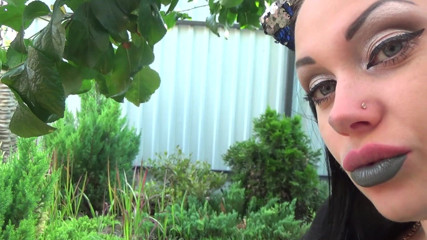 Goddess Misha Goldy: Pokrycie Alexa błyszczącą szminką khaki całuje się po twarzy na...