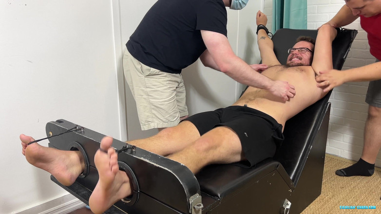 Ticklish Chubs: Łaskotanie okrągłe robin - część 1