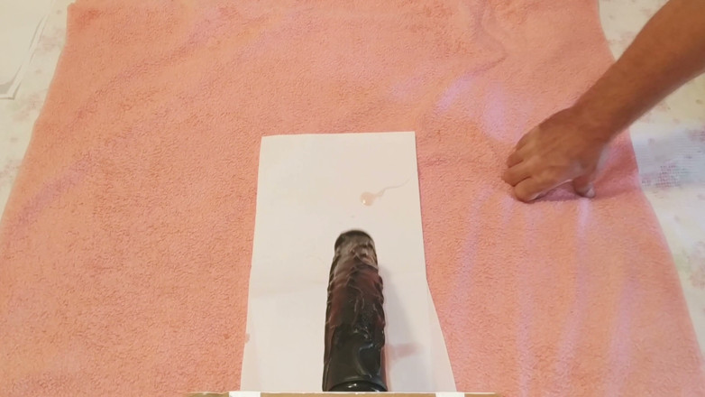 Dildofuckerxxx: Pantat saya yang tidak pernah puas dan lapar menelan dildo...