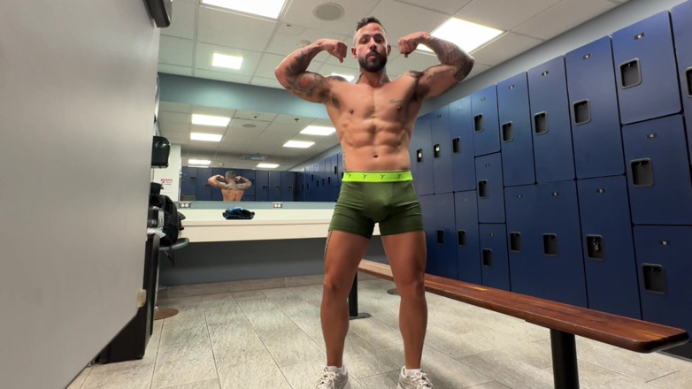 ortizjona: Public Undress and Locker Room Posing Thong