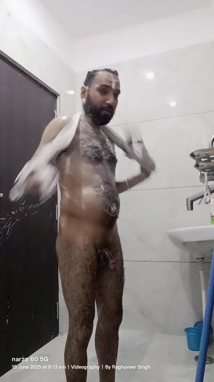 Rajasthani-old-lover: Desi muž si užívá vodu