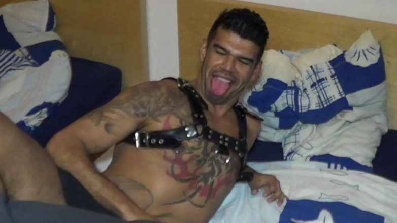 Gaybareback: Vaubaise cu un bit E de 24 cm