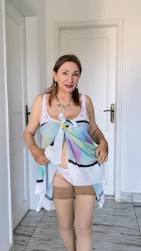 Azgın edepsiz olgun üvey anne seni baştan çıkarıyor