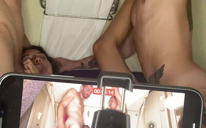 Falcon Al straight porn: 2人の男が電車の中でカメラの前でセックスした