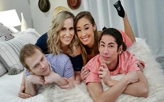 Swappz - Sexy a záludné nevlastní mámy nachytají nevlastní syny a učí sexuální lekce