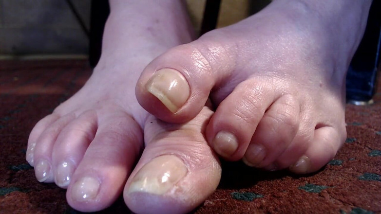 Abby Anna: Light gloss long real toenails