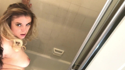 Erin Electra: Dirty maid gets stuck