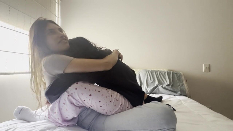 scarlettandc: 我的好朋友教我如何吮吸阴户并达到高潮