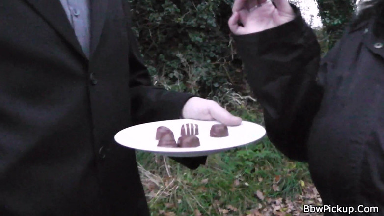 BBW Productions: 丰满尝试新的糖果