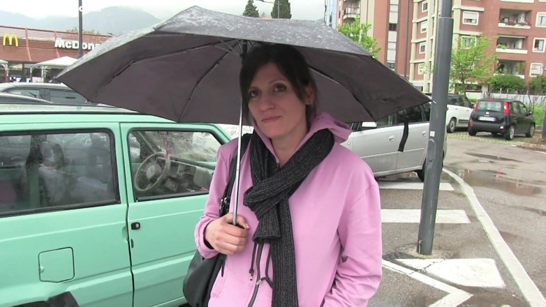 Indecent proposal: Proposta indecente - milf italiana sposata accetta e fa sesso con...