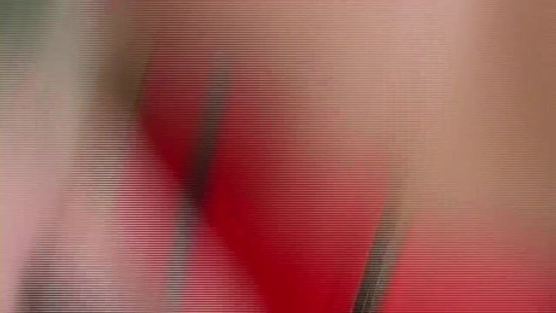 Bangora clips: Bruneta în lenjerie roșie are parte de anal cu o pulă...