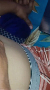Apabila kami akhirnya bertemu detik-detik bersendirian di bilik Oyo bertemu dengan teman wanita saya di bilik Oyo