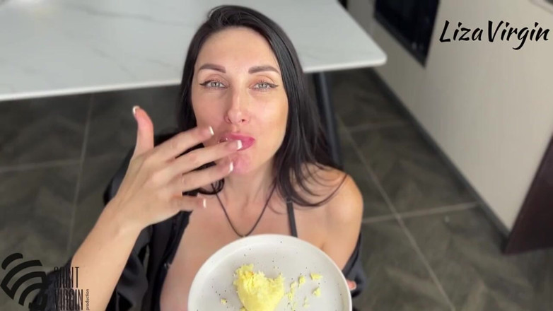 LizaVirgin: Stiefmutter ahnte kuchen mit dem sperma von stiefsohn