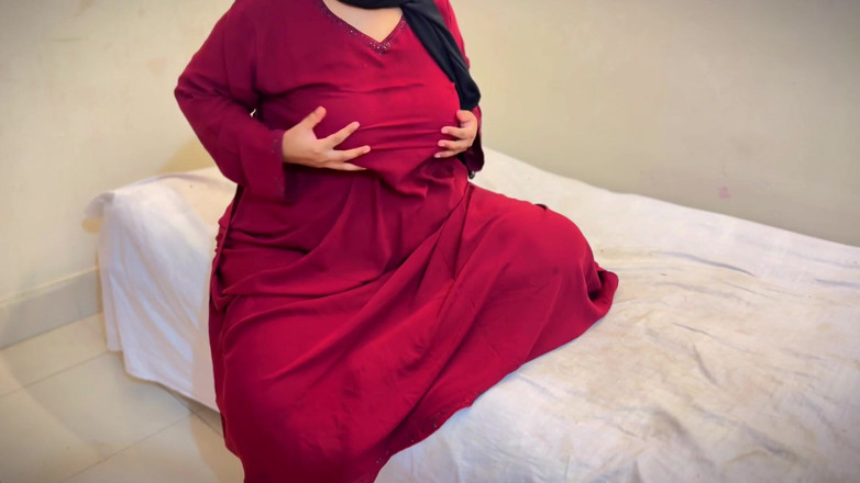 Aria Mia: Sono una calda ragazza araba musulmana di 20 anni, puoi scoparmi...