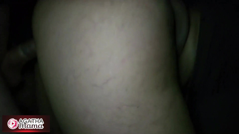 Agatha Mama: Agatha Mama trong một MILF, giữa giấc mơ và hoảng...