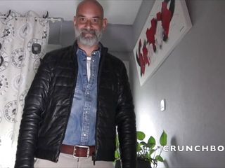 MACHO FUCKER FROM SPAIN: Шлюшке наполнил сливками в задницу папочка-господин