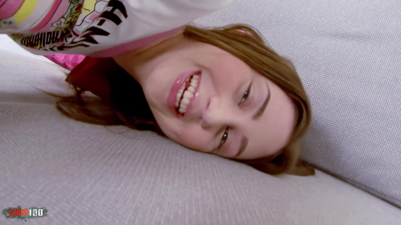 Porn-World: Lana berusia 18 tahun bermain dengan dildo dan dikongkek pantatnya dengan...