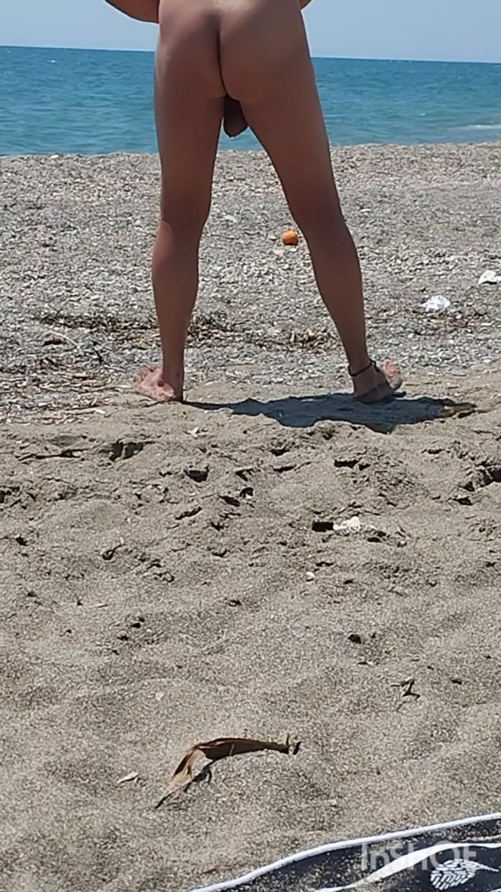 Morbosete000: Telanjang Di Pantai Menikmati