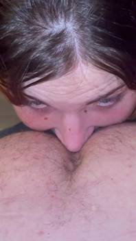 เลียตูดมุมกล้อง POV ท่าหมาในชุดยาง