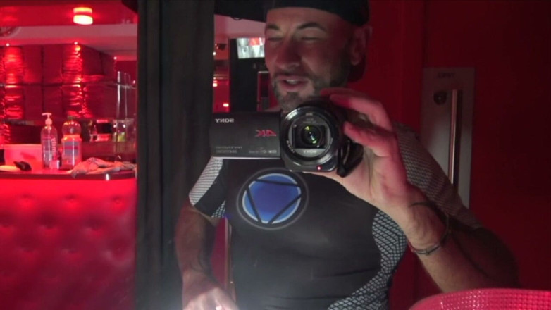 Bareback story at the attack cruising Madrid: Power Bottom Fucked Raw in Locker Room