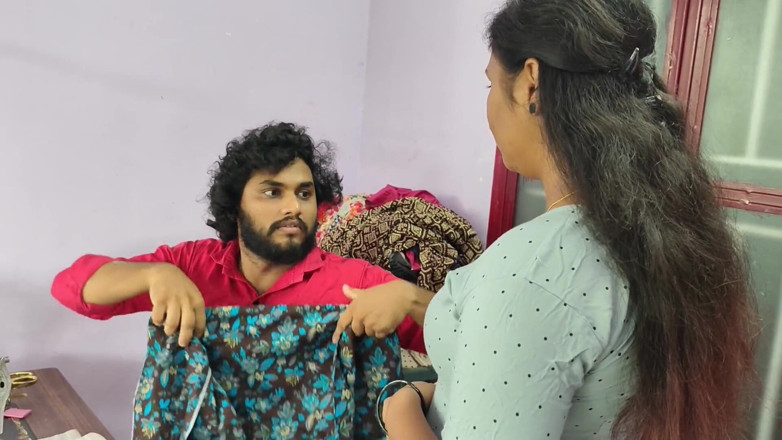 Vaigavarun45: Une Malaisienne du Kerala baise avec un tailleur