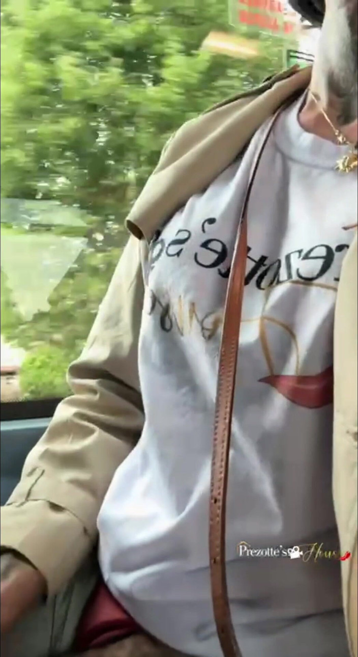 Prezottes_House: Co za wytrysk, lol Sabrina daje dobry wytrysk w autobusie,...