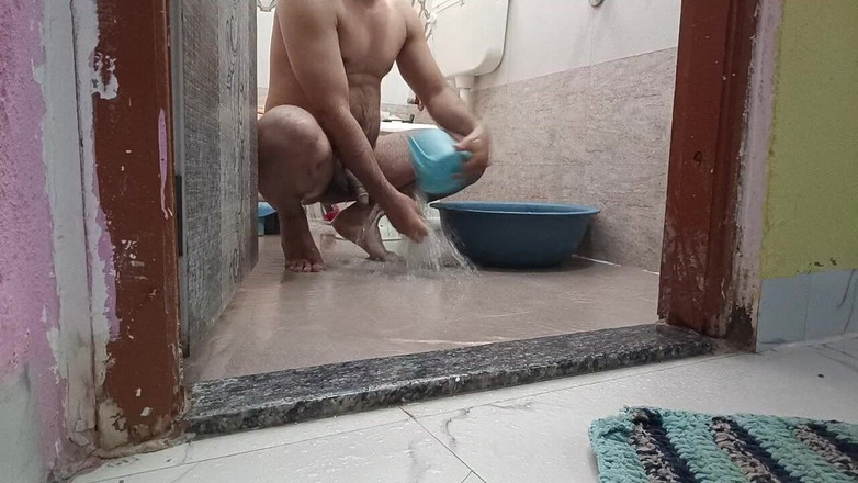 LovedSunsine1990: Nechtěl bys se se mnou vykoupat nahá?