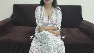 Saarabhabhi6: Abang ipar nakal ini lagi asik ganti baju di depan...