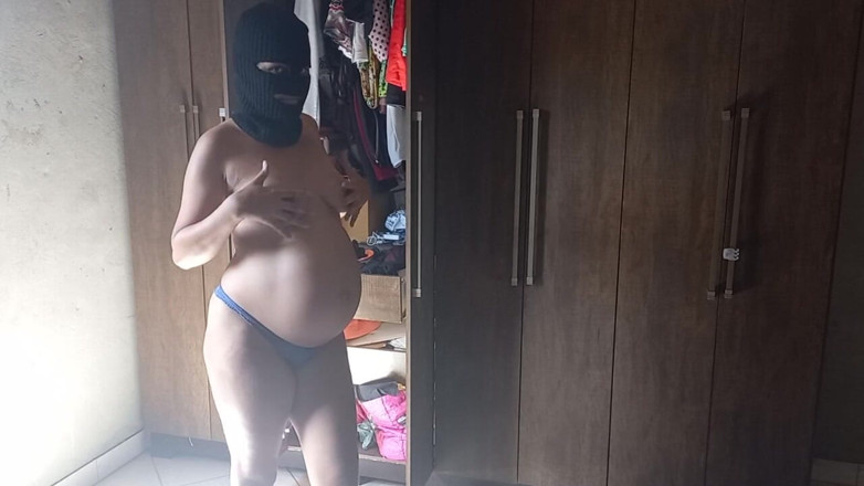 Beatriz De Jesus Silva: You choose which clothing to use in the next video,...