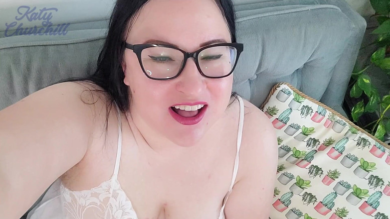 Katy Churchill: La bbw arrabbiata ingoia tutto ed ingoia un piccolo piscio