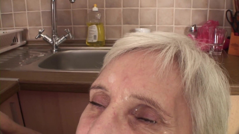 Mature Climax - 100% Mature Videos: Oma-schlampe wird auf dem boden geknallt