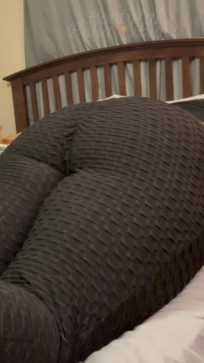 BellaBlast: Leggings Fart Compilation 2: Gassy BBW Girl Rips in Tight Pants...