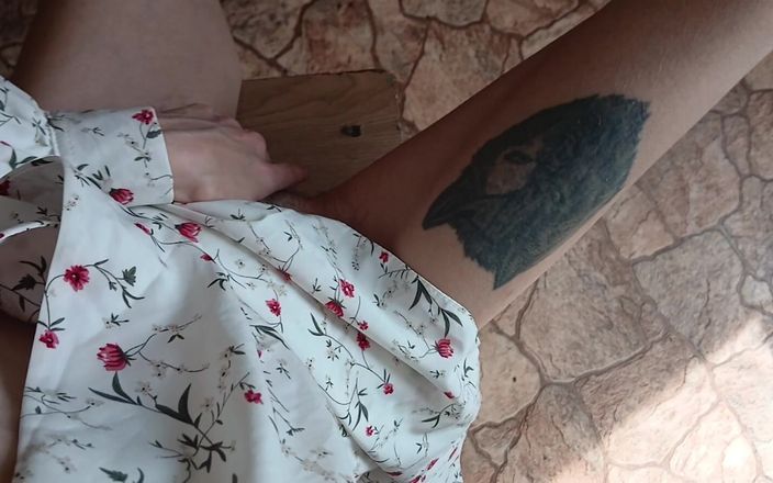 Lesbian-illusion: Tôi bỏ qua trường đại học khi bố mẹ tôi đang làm...