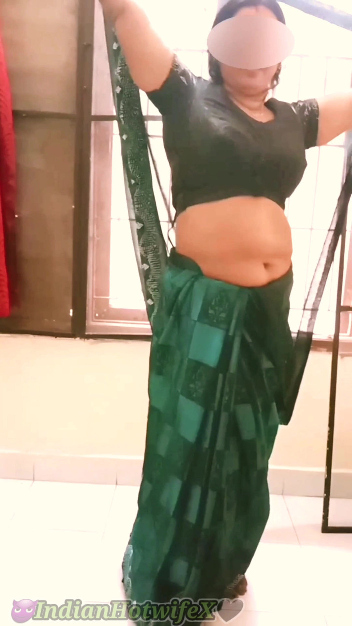 RenuRaj: Lux saree si istri super semok india lagi asik pamer...