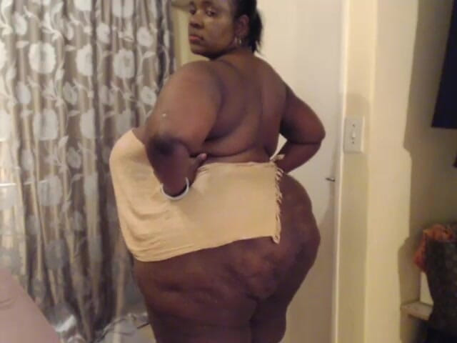 Legendary Booty Overdose: Ebony BBW Teasing and Walking Around Butt Naked