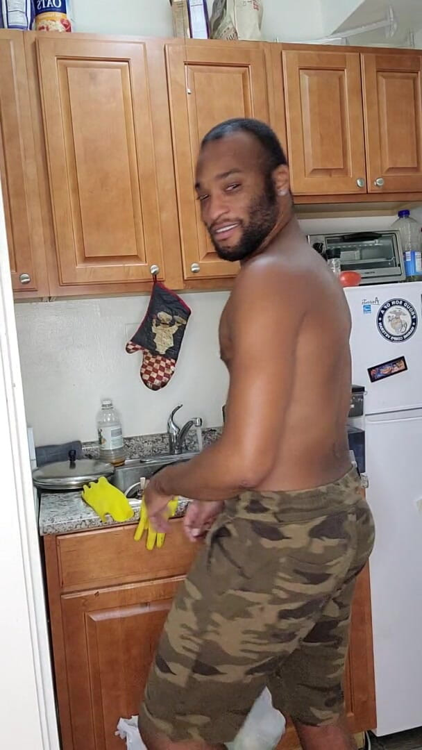Kennie Jai: Kennie Jai limpa a casa nua parte um