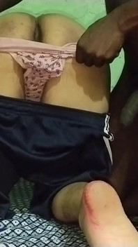 インドのデシMILFが継息子にきつい膣で犯される