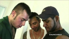 Raw French Bad boys: Humiation nohou od jeho zbláznělého kamaráda dominantního