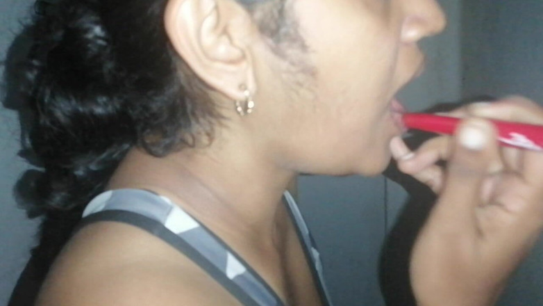 Tina Baby: O pau gigantesco do sogro fica sob seu sarom para...