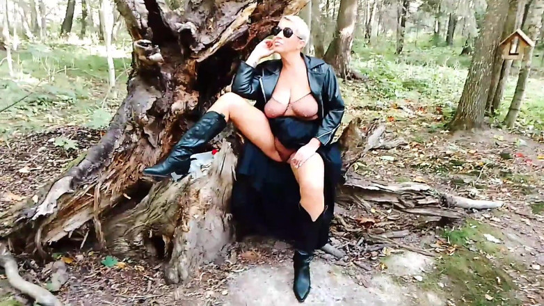 Crazyfamily 1970: Мачеха Ссыт Стоя