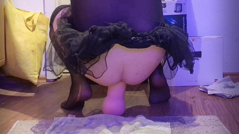 Mask Viola: Un grande dildo nel mio culo
