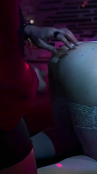 Ayah tiri memberikan saya dua creampie