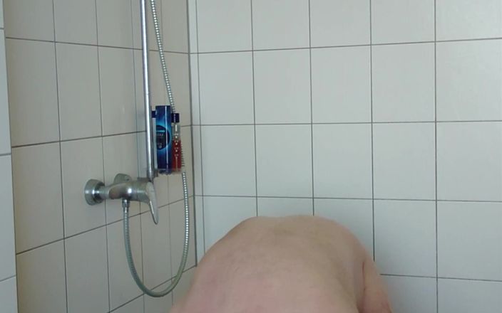 Carmen_Nylonjunge: Douches érotiques à Birkenstocks