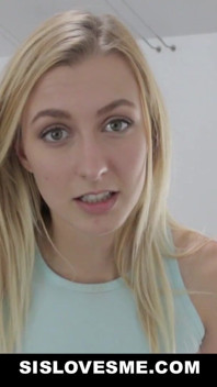 Blonde stiefschwester will ihren stiefbruer mit großem schwanz befriedigen