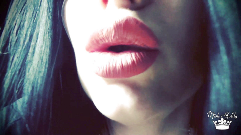 Goddess Misha Goldy: 私のハメ撮りキスはあなたを絶頂ASMRさせます