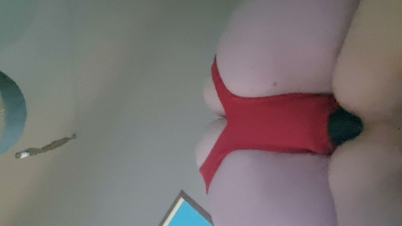 Bettycoquine: Cojo a mi novio por el culo y le encanta