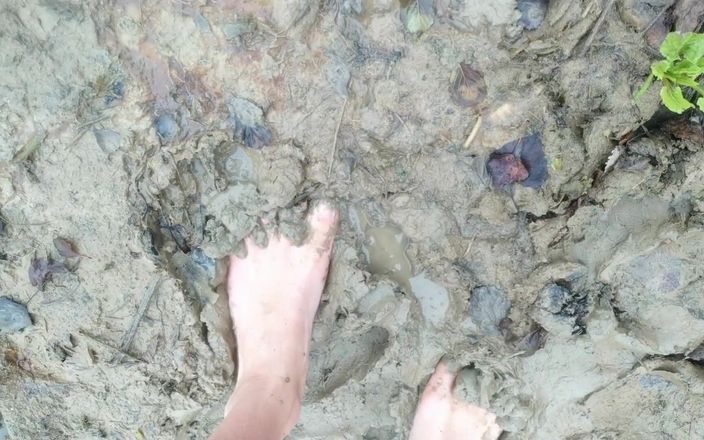 Idmir Sugary: Calpestare nel fango a piedi nudi - piedi sporchi, sega e...