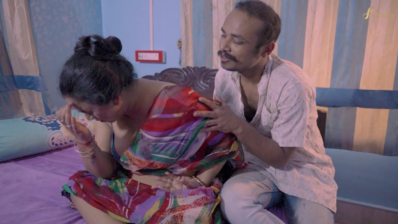 Mr Entertainer: Naughty Bhabhi Enjoyed Her Devar While Her Husband Was Out...