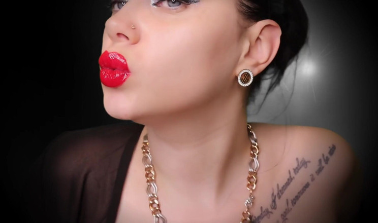 Goddess Misha Goldy: Crot di wajah konyolmu sambil menatap bibir merahku yang penuh...