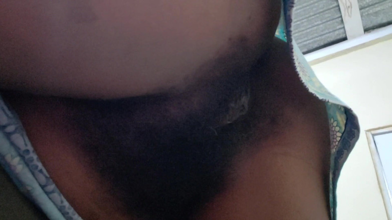 Lovemina: Để cho tôi thấy âm hộ lớn của cô ấy và thủ...